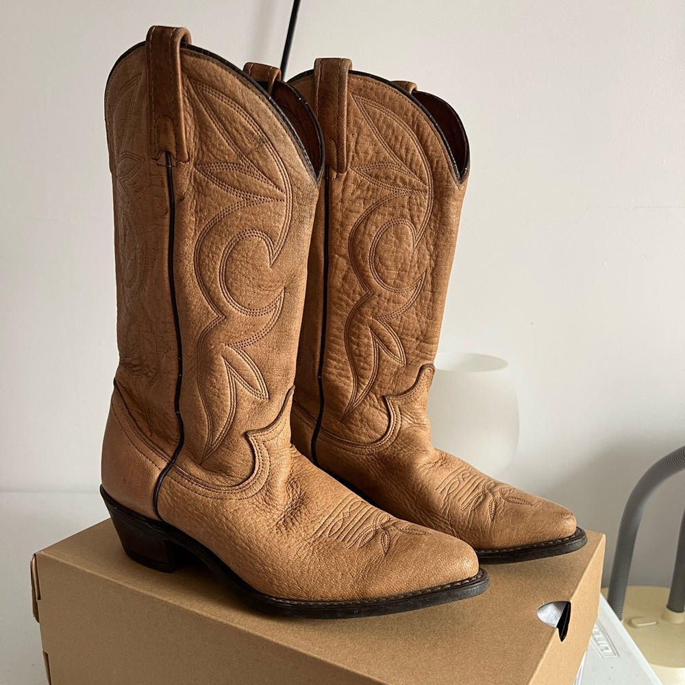 Dingo Tan Western Boots